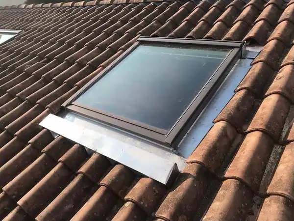 Installation de gouttières aluminium laqué à Toulouse
